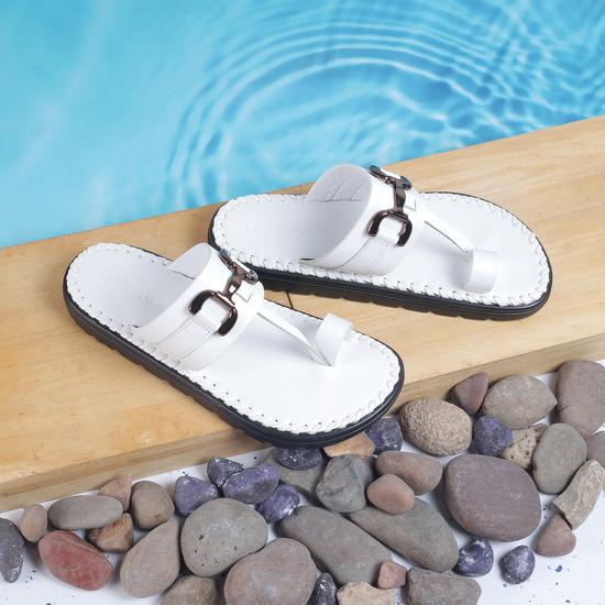 Men White Ethnic Slippers